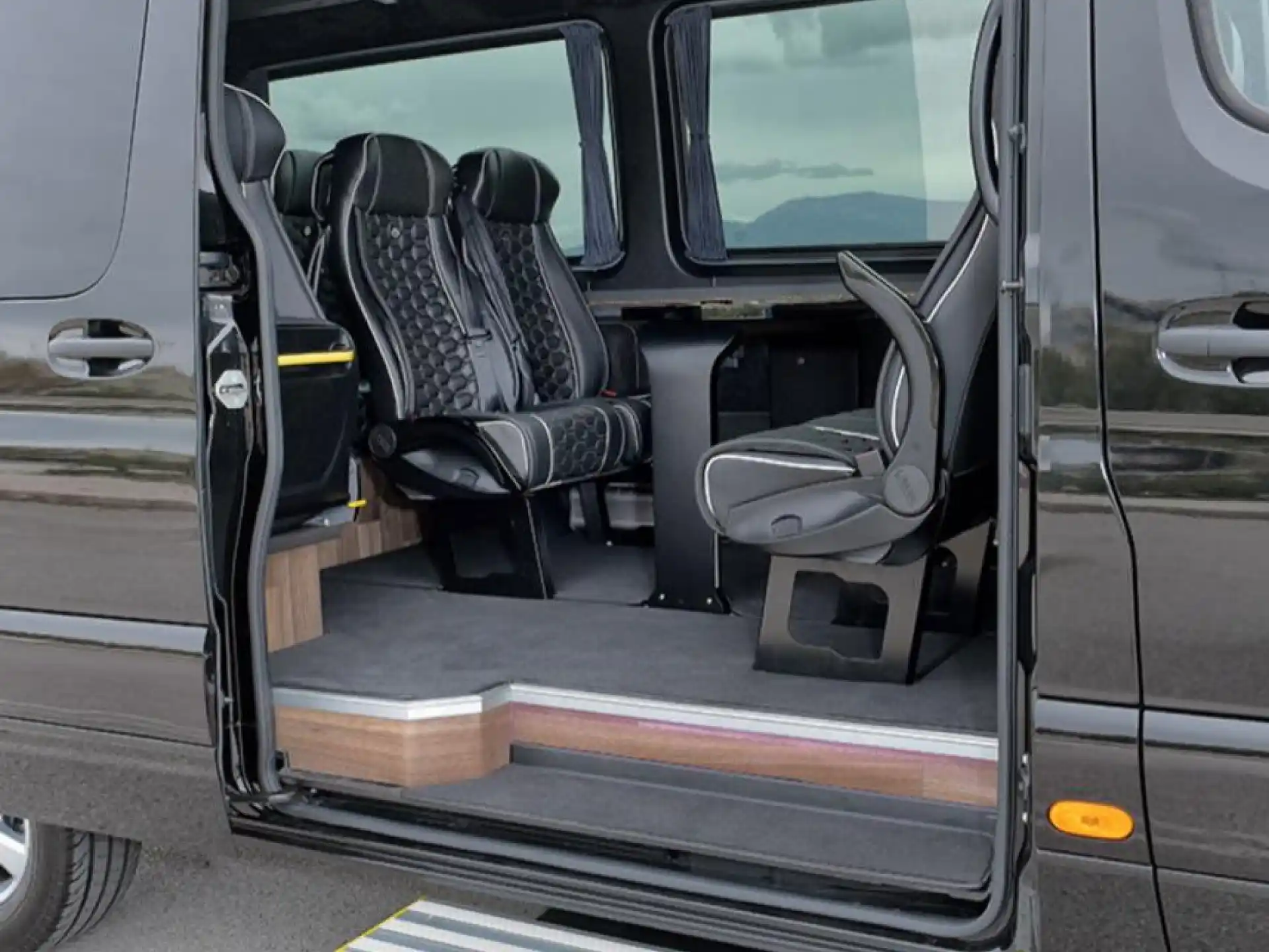 sprinter-416-interior-backseats